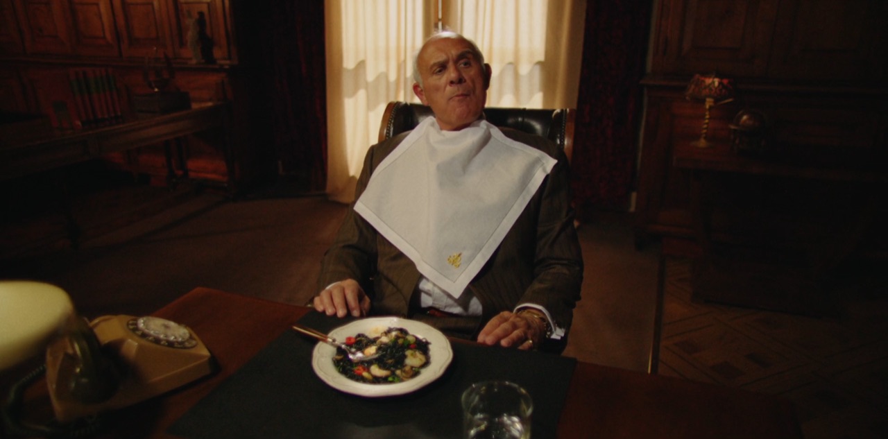 Référence : personnage à la bavette